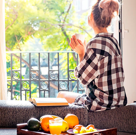Mujer en la ventana